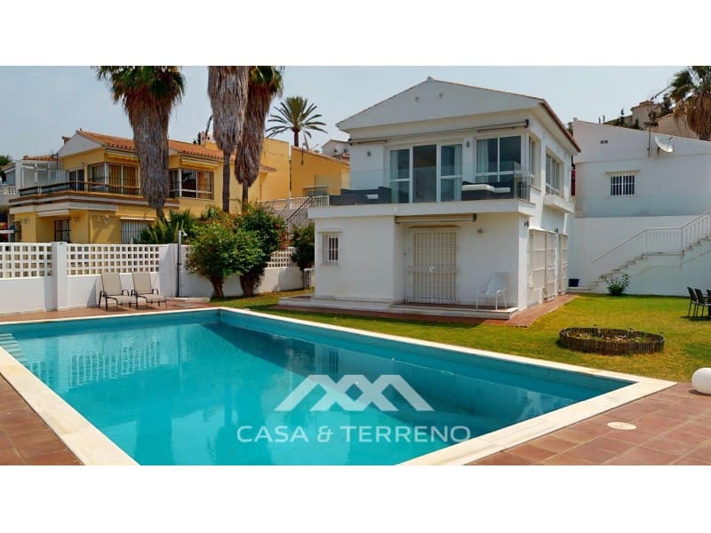 3 slaapkamer Villa te koop in Caleta de Velez met zwembad garage - € 955.000 (Ref: 8994306)