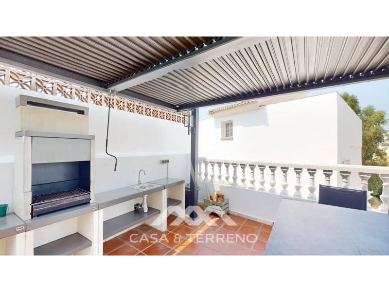 3 slaapkamer Villa te koop in Caleta de Velez met zwembad garage - € 955.000 (Ref: 8994306)