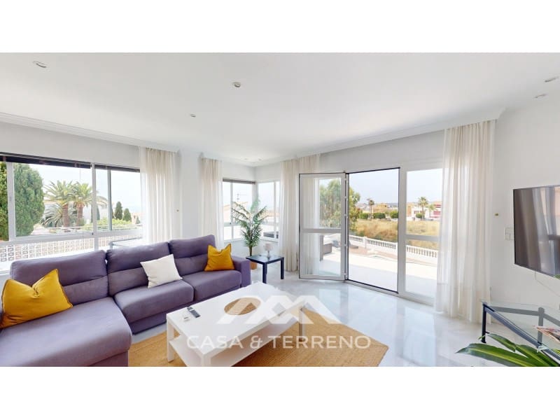 3 slaapkamer Villa te koop in Caleta de Velez met zwembad garage - € 955.000 (Ref: 8994306)