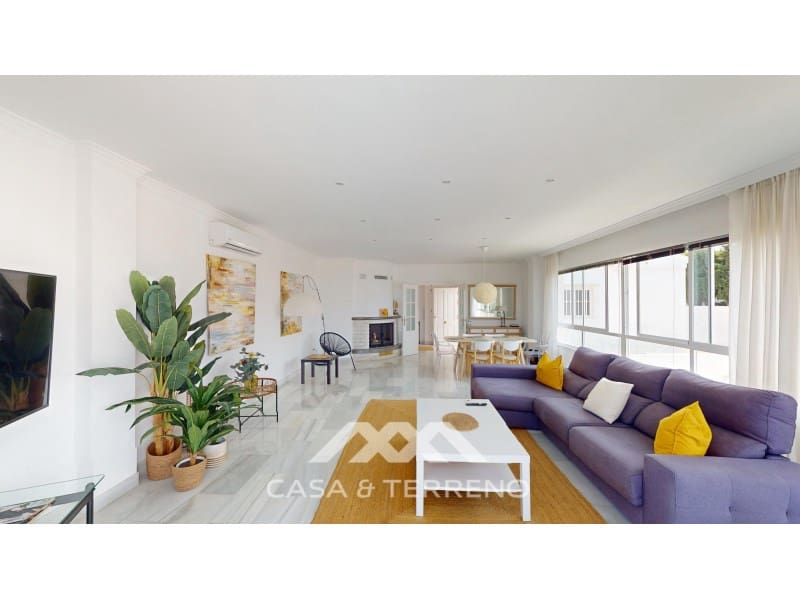 3 slaapkamer Villa te koop in Caleta de Velez met zwembad garage - € 955.000 (Ref: 8994306)