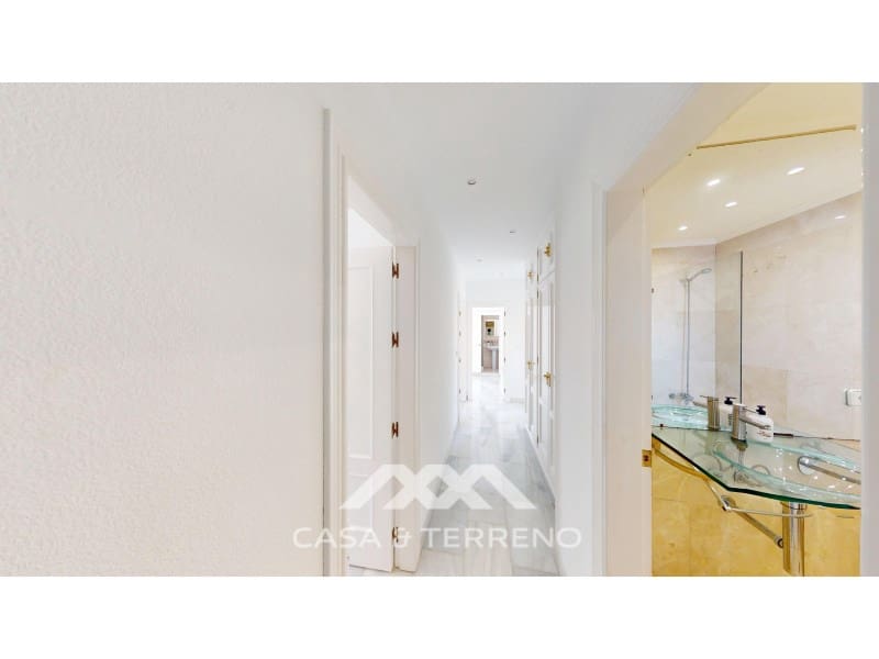 3 slaapkamer Villa te koop in Caleta de Velez met zwembad garage - € 955.000 (Ref: 8994306)