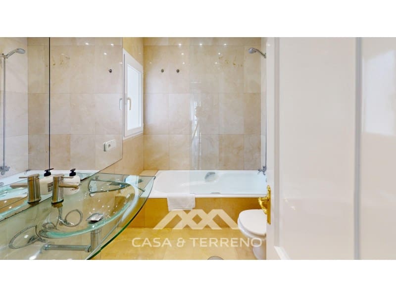 3 slaapkamer Villa te koop in Caleta de Velez met zwembad garage - € 955.000 (Ref: 8994306)