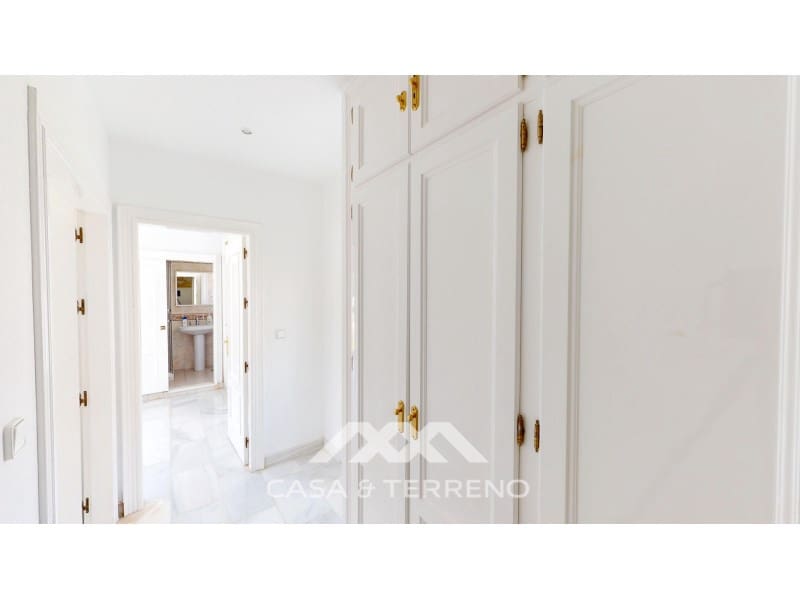 3 slaapkamer Villa te koop in Caleta de Velez met zwembad garage - € 955.000 (Ref: 8994306)