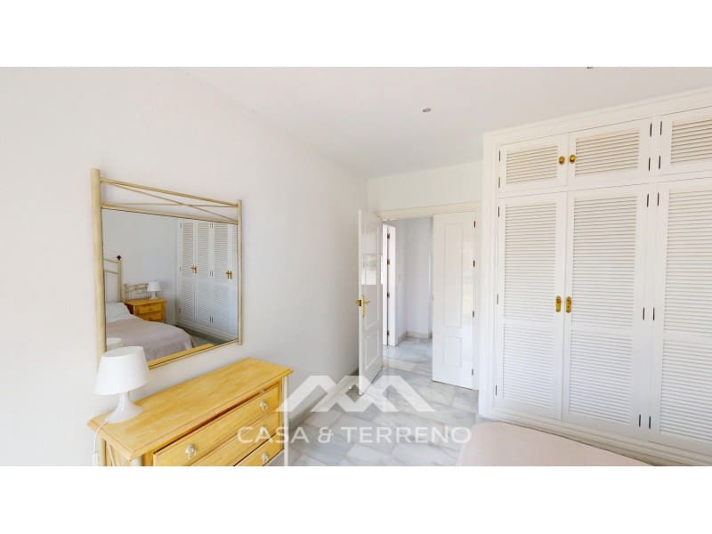 3 slaapkamer Villa te koop in Caleta de Velez met zwembad garage - € 955.000 (Ref: 8994306)