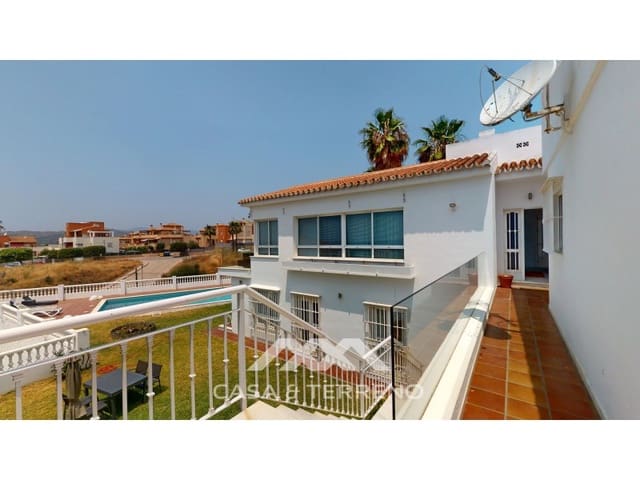 3 slaapkamer Villa te koop in Caleta de Vélez, Vélez-Málaga met zwembad garage - € 955.000 (Ref: 8994306)