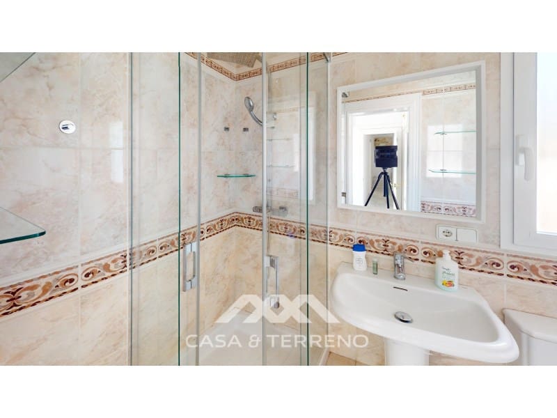 3 slaapkamer Villa te koop in Caleta de Velez met zwembad garage - € 955.000 (Ref: 8994306)