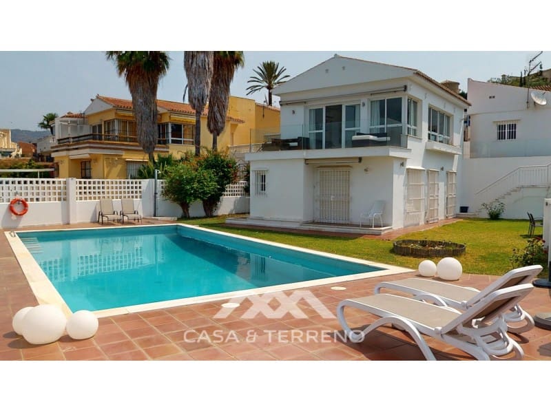 3 slaapkamer Villa te koop in Caleta de Velez met zwembad garage - € 955.000 (Ref: 8994306)