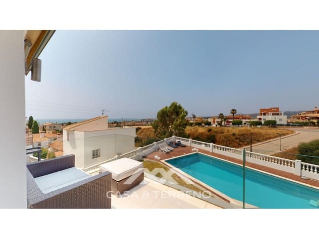 3 slaapkamer Villa te koop in Caleta de Vélez, Vélez-Málaga met zwembad garage - € 955.000 (Ref: 8994306)