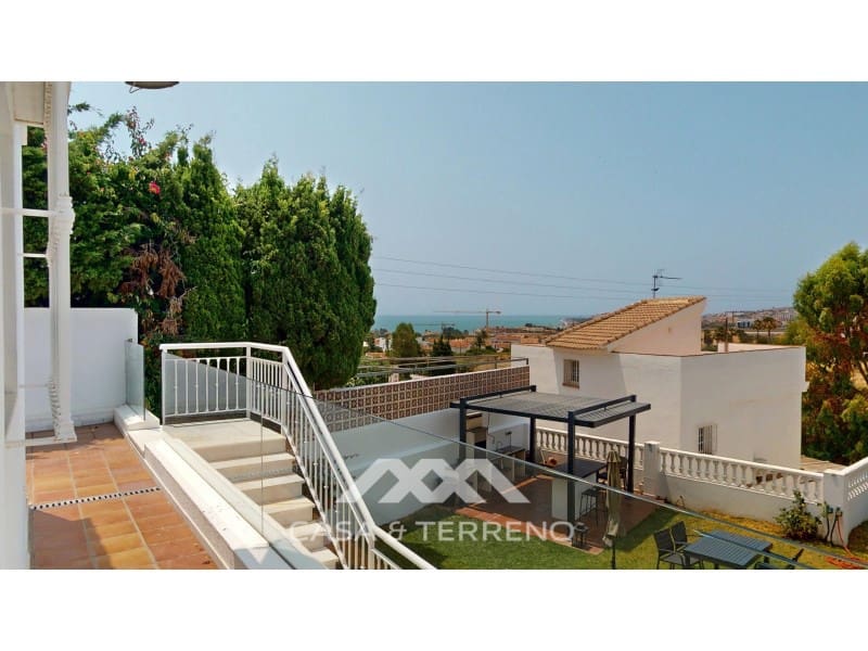 3 slaapkamer Villa te koop in Caleta de Velez met zwembad garage - € 955.000 (Ref: 8994306)