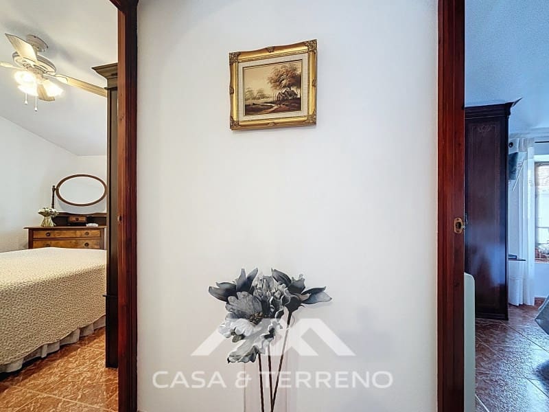 5 soveværelse Semi-Rækkehus til salg i Periana med garage - € 199.000 (Ref: 9007234)