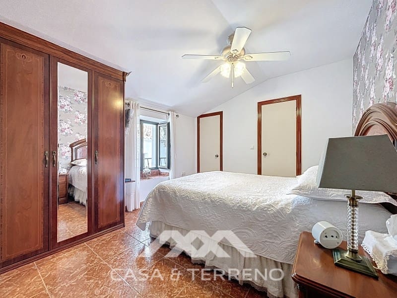 5 soveværelse Semi-Rækkehus til salg i Periana med garage - € 199.000 (Ref: 9007234)