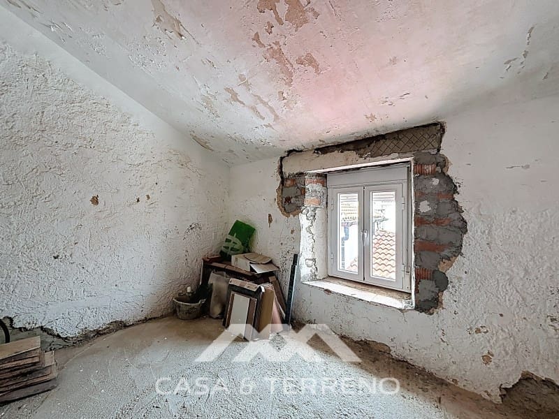 5 soveværelse Semi-Rækkehus til salg i Periana med garage - € 199.000 (Ref: 9007234)