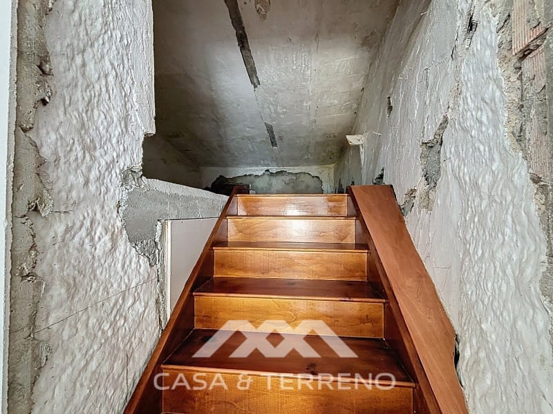 5 soveværelse Semi-Rækkehus til salg i Periana med garage - € 199.000 (Ref: 9007234)