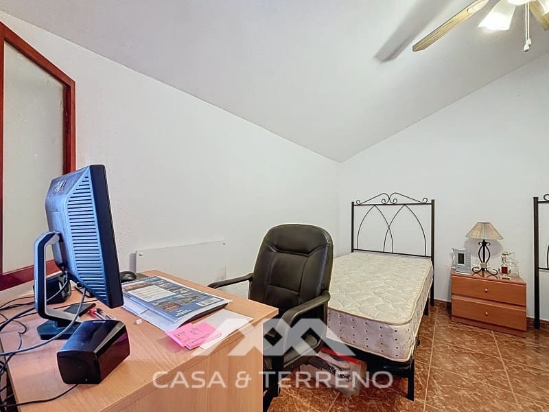 5 soveværelse Semi-Rækkehus til salg i Periana med garage - € 199.000 (Ref: 9007234)