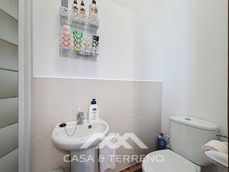 5 soveværelse Semi-Rækkehus til salg i Periana med garage - € 199.000 (Ref: 9007234)