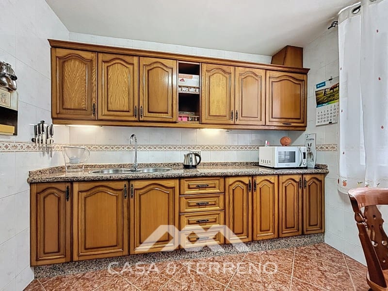 5 soveværelse Semi-Rækkehus til salg i Periana med garage - € 199.000 (Ref: 9007234)