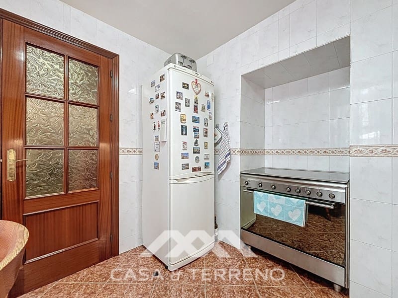 5 soveværelse Semi-Rækkehus til salg i Periana med garage - € 199.000 (Ref: 9007234)