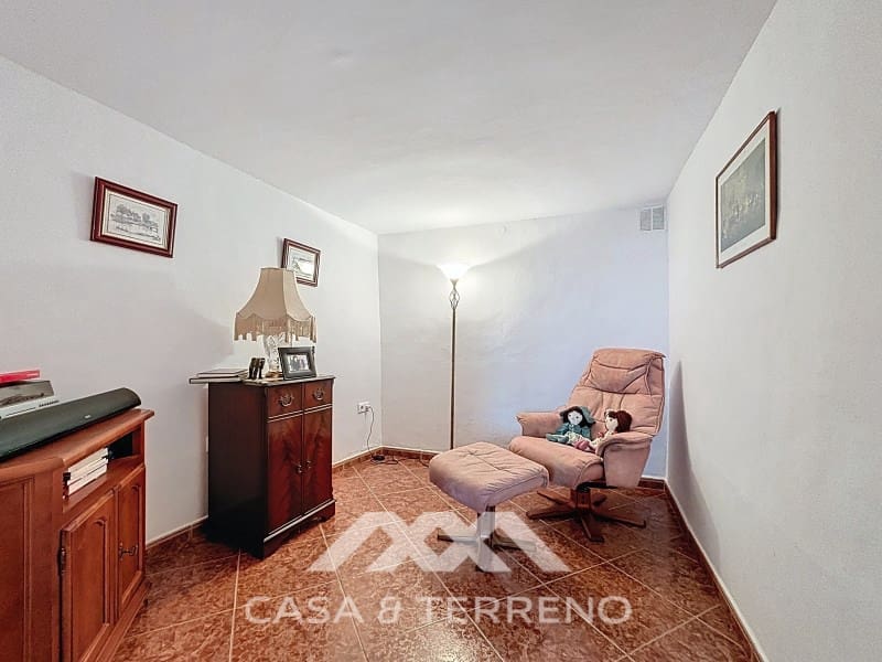 5 soveværelse Semi-Rækkehus til salg i Periana med garage - € 199.000 (Ref: 9007234)