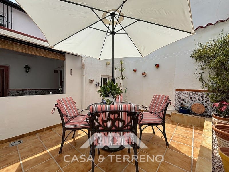 5 soveværelse Semi-Rækkehus til salg i Periana med garage - € 199.000 (Ref: 9007234)