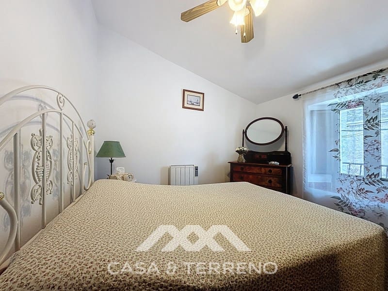 5 soveværelse Semi-Rækkehus til salg i Periana med garage - € 199.000 (Ref: 9007234)