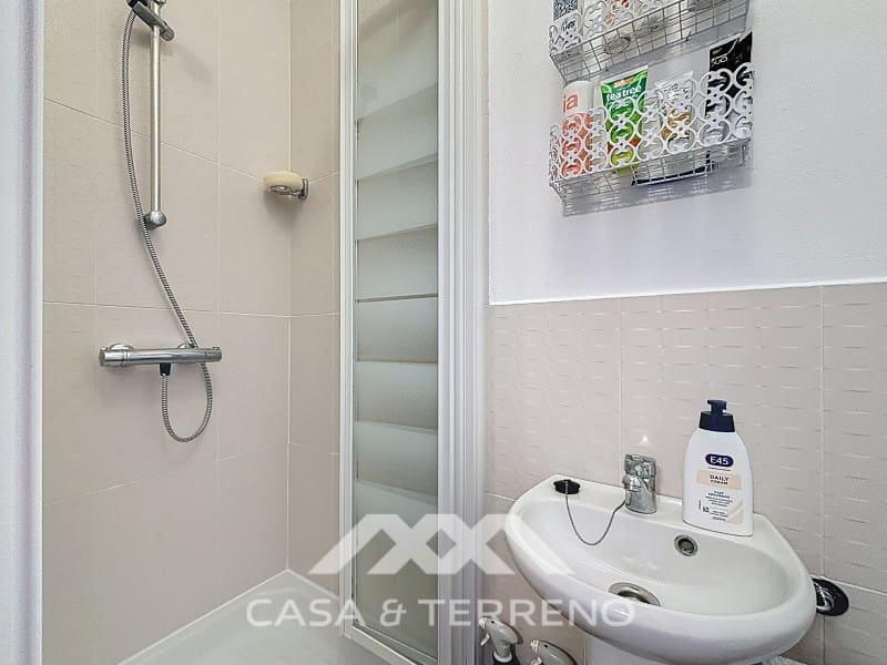 5 soveværelse Semi-Rækkehus til salg i Periana med garage - € 199.000 (Ref: 9007234)