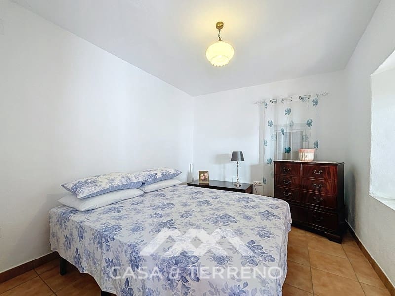 5 soveværelse Semi-Rækkehus til salg i Periana med garage - € 199.000 (Ref: 9007234)