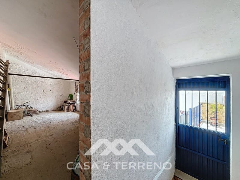 5 soveværelse Semi-Rækkehus til salg i Periana med garage - € 199.000 (Ref: 9007234)