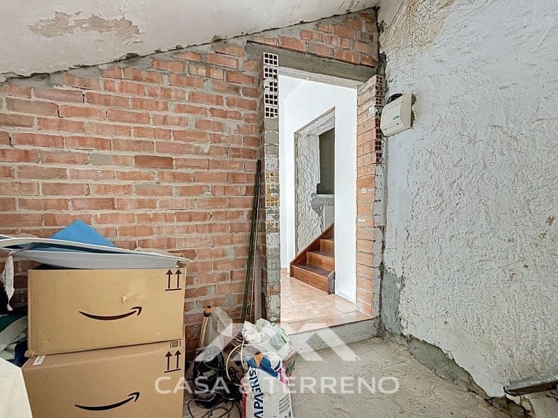 5 soveværelse Semi-Rækkehus til salg i Periana med garage - € 199.000 (Ref: 9007234)