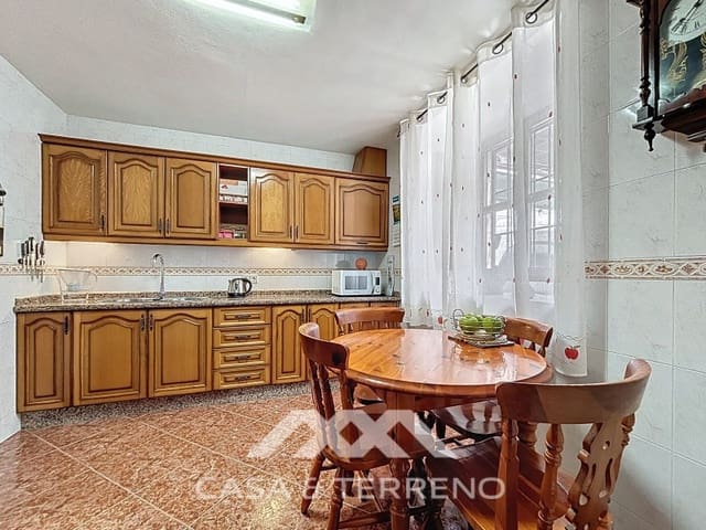 5 sovrum Semi-fristående Villa till salu i Periana med garage - 199 000 € (Ref: 9007234)