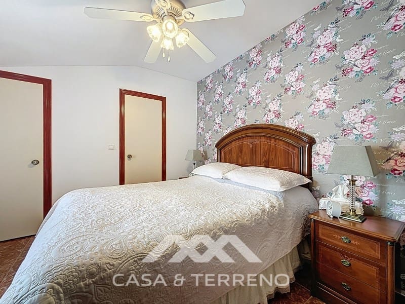 5 soveværelse Semi-Rækkehus til salg i Periana med garage - € 199.000 (Ref: 9007234)