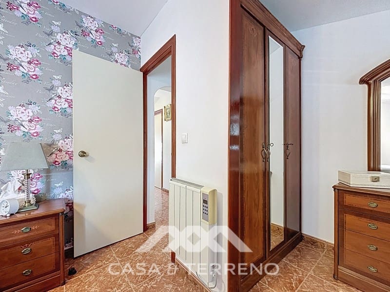 5 soveværelse Semi-Rækkehus til salg i Periana med garage - € 199.000 (Ref: 9007234)