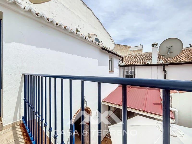 5 soveværelse Semi-Rækkehus til salg i Periana med garage - € 199.000 (Ref: 9007234)