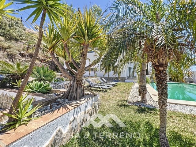 7 slaapkamer Villa te koop in Algarrobo met zwembad - € 985.000 (Ref: 9007235)