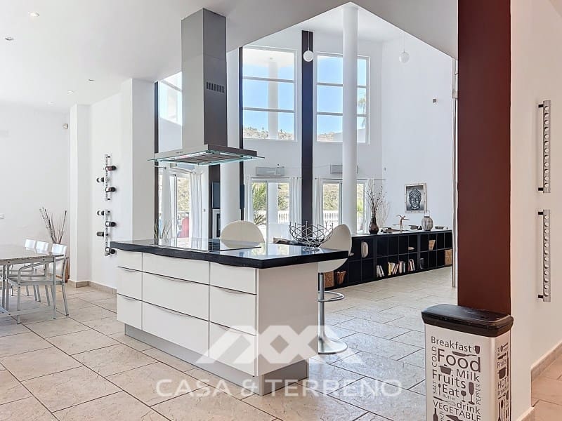 7 soveværelse Villa til salg i Algarrobo med swimmingpool - € 985.000 (Ref: 9007235)