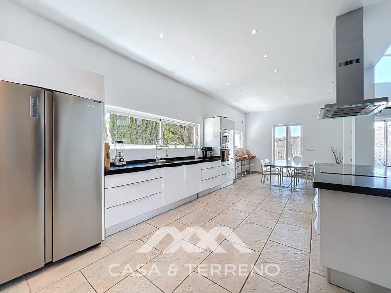 7 soveværelse Villa til salg i Algarrobo med swimmingpool - € 985.000 (Ref: 9007235)