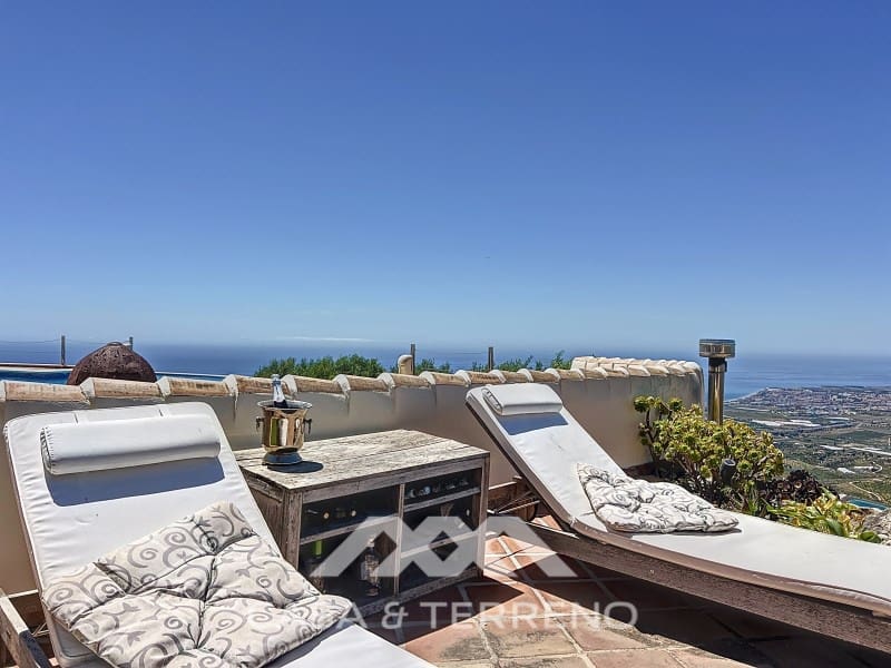 6 soveværelse Villa til salg i Algarrobo med swimmingpool garage - € 1.248.000 (Ref: 9007236)