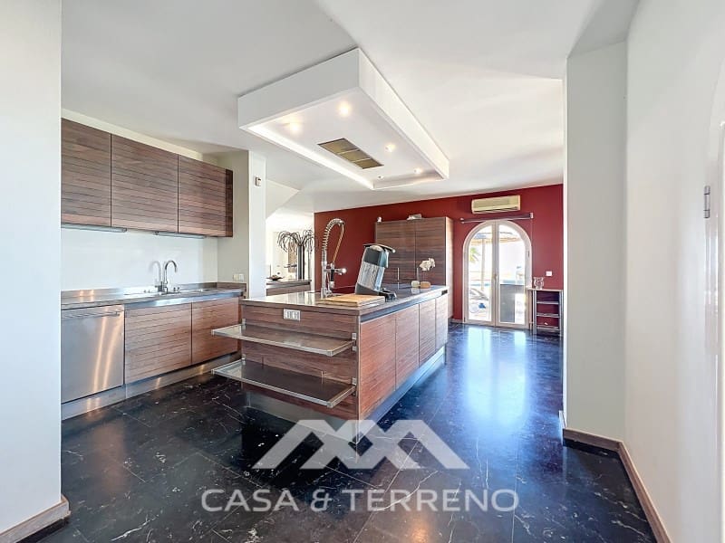 6 soveværelse Villa til salg i Algarrobo med swimmingpool garage - € 1.248.000 (Ref: 9007236)