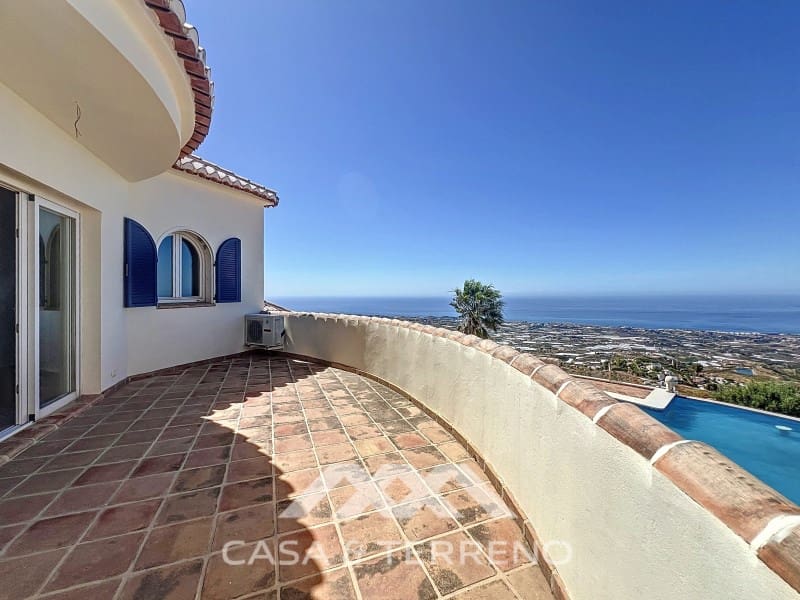 6 soveværelse Villa til salg i Algarrobo med swimmingpool garage - € 1.248.000 (Ref: 9007236)