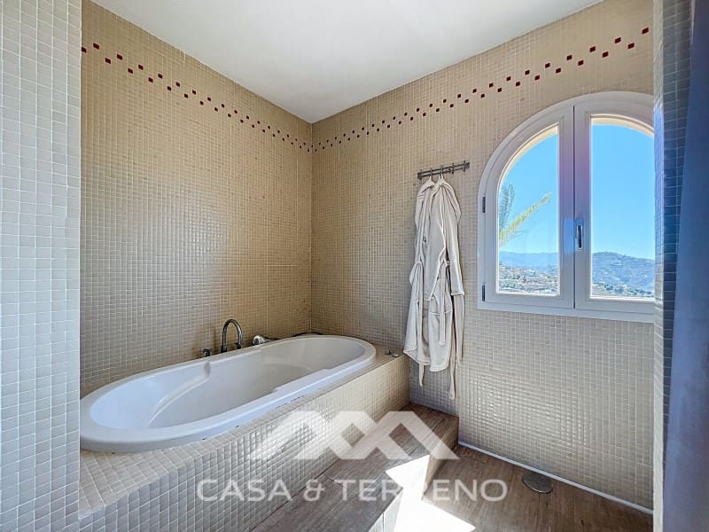 6 soveværelse Villa til salg i Algarrobo med swimmingpool garage - € 1.248.000 (Ref: 9007236)