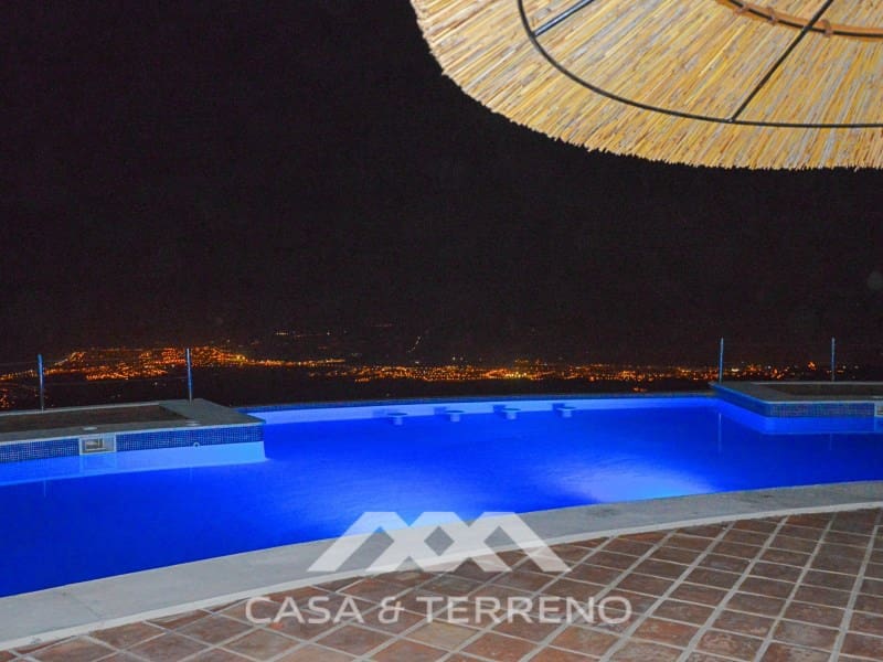 6 soveværelse Villa til salg i Algarrobo med swimmingpool garage - € 1.248.000 (Ref: 9007236)