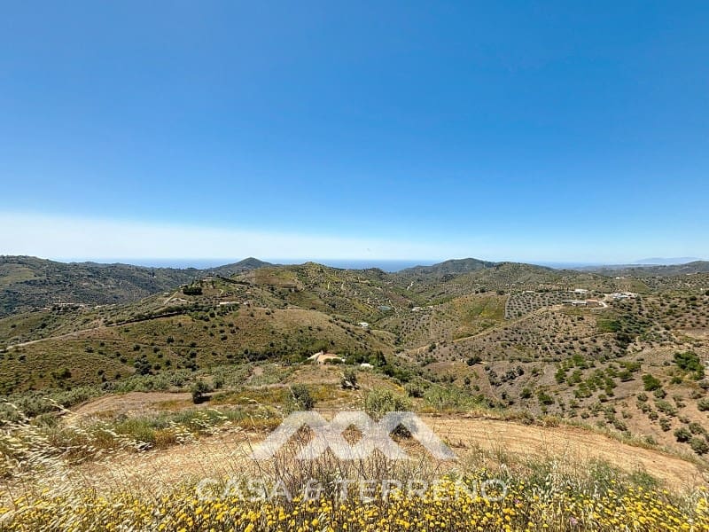 Grunde uden byggetilladelser til salg i Canillas de Albaida - € 106.000 (Ref: 9007238)