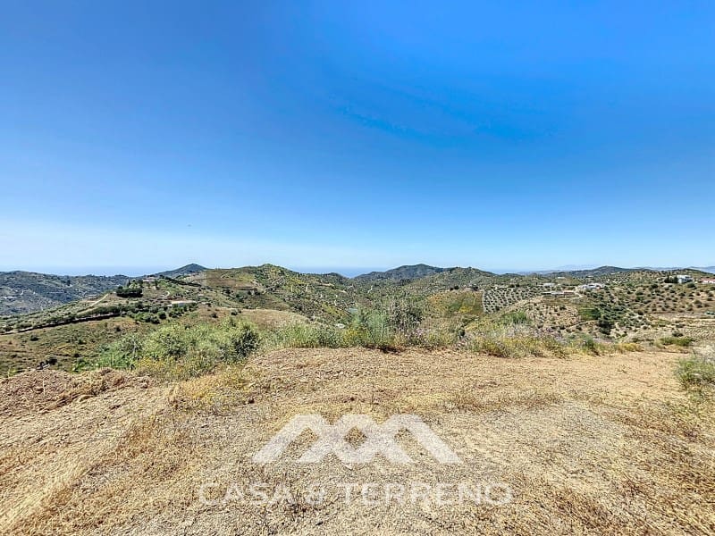 Grunde uden byggetilladelser til salg i Canillas de Albaida - € 106.000 (Ref: 9007238)