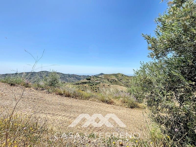 Grunde uden byggetilladelser til salg i Canillas de Albaida - € 106.000 (Ref: 9007238)