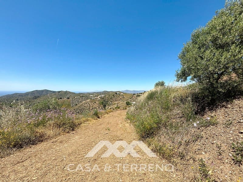 Grunde uden byggetilladelser til salg i Canillas de Albaida - € 106.000 (Ref: 9007238)