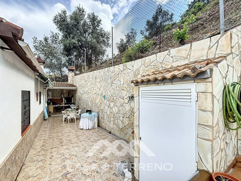 5 sypialnia Willa na sprzedaż w Vinuela z basenem garażem - 360 000 € (Ref: 9008612)