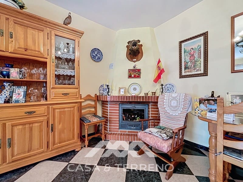 5 sypialnia Willa na sprzedaż w Vinuela z basenem garażem - 360 000 € (Ref: 9008612)