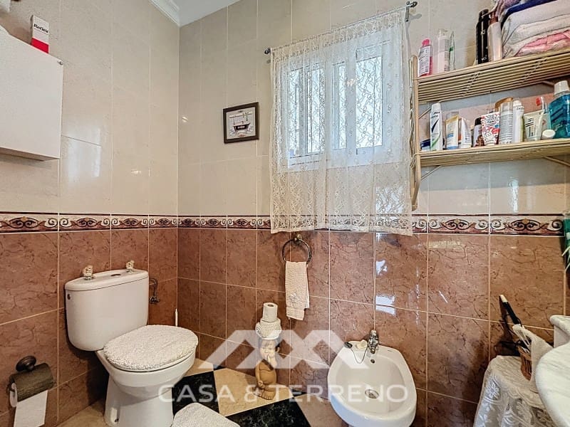 5 sypialnia Willa na sprzedaż w Vinuela z basenem garażem - 360 000 € (Ref: 9008612)