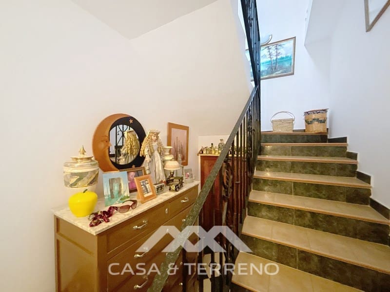 5 sypialnia Willa na sprzedaż w Vinuela z basenem garażem - 360 000 € (Ref: 9008612)