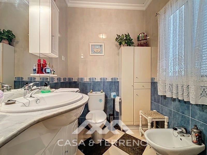 5 sypialnia Willa na sprzedaż w Vinuela z basenem garażem - 360 000 € (Ref: 9008612)