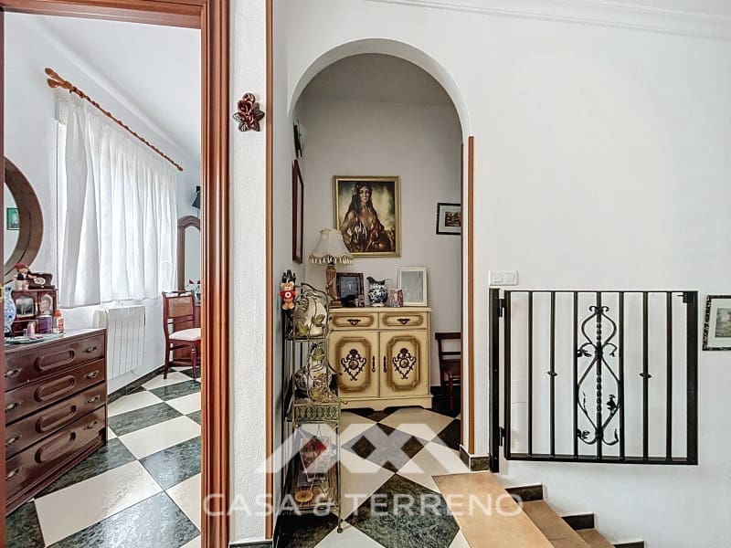 5 sypialnia Willa na sprzedaż w Vinuela z basenem garażem - 360 000 € (Ref: 9008612)